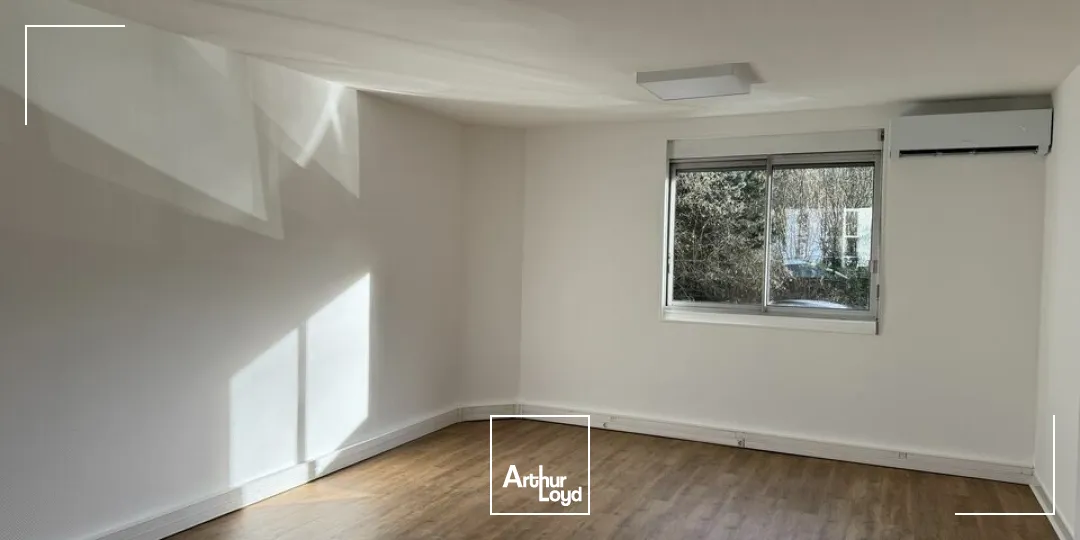 SAINT-AVERTIN BUREAUX A LOUER 91 M² 3 PARKINGS REFAIT 