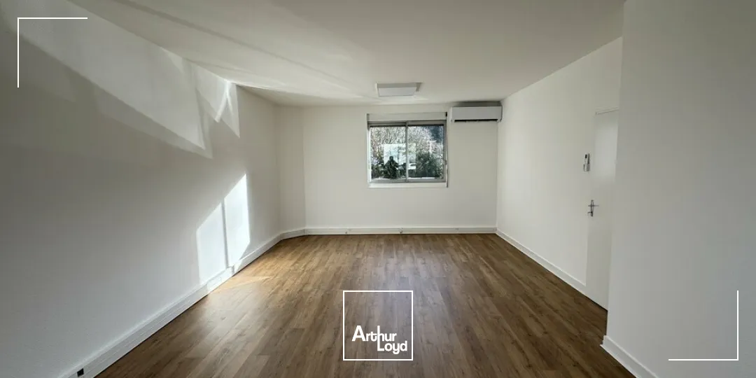 SAINT-AVERTIN BUREAUX A LOUER 91 M² 3 PARKINGS REFAIT 