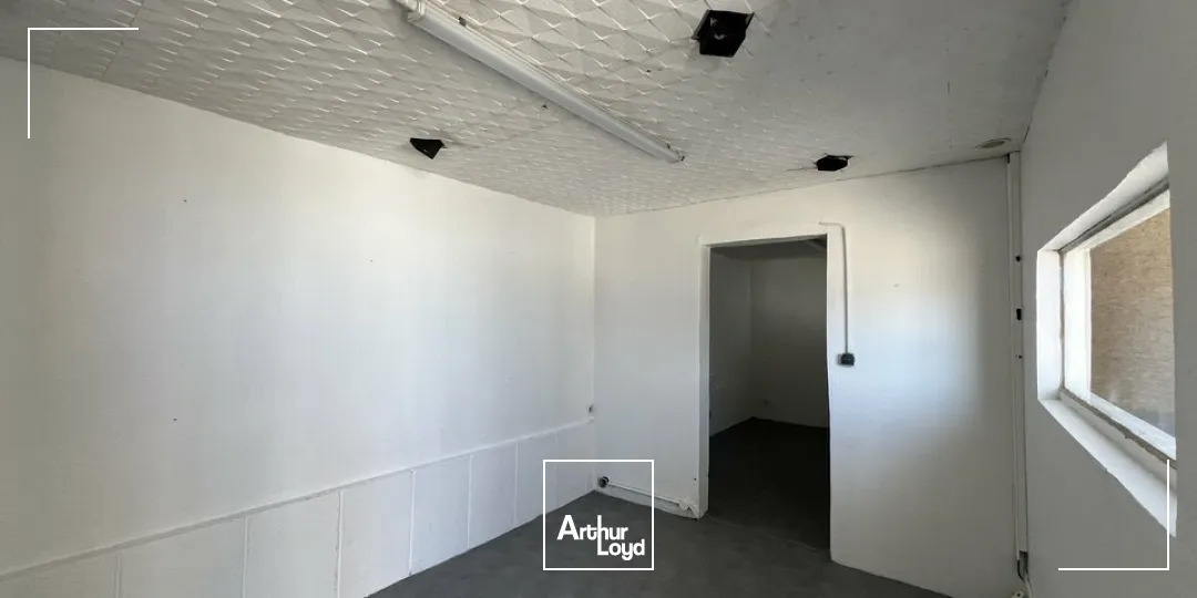 NOUVEAUTÉ - A LOUER LOCAUX D'ACTIVITÉ DE 100m2 AVEC BUREAU ZONE INDUSTRIELLE ET PORTUAIRE DU HAVRE