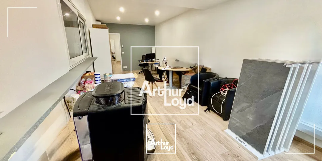 Local d'activités à louer 150 m² - Stockage et bureaux climatisés