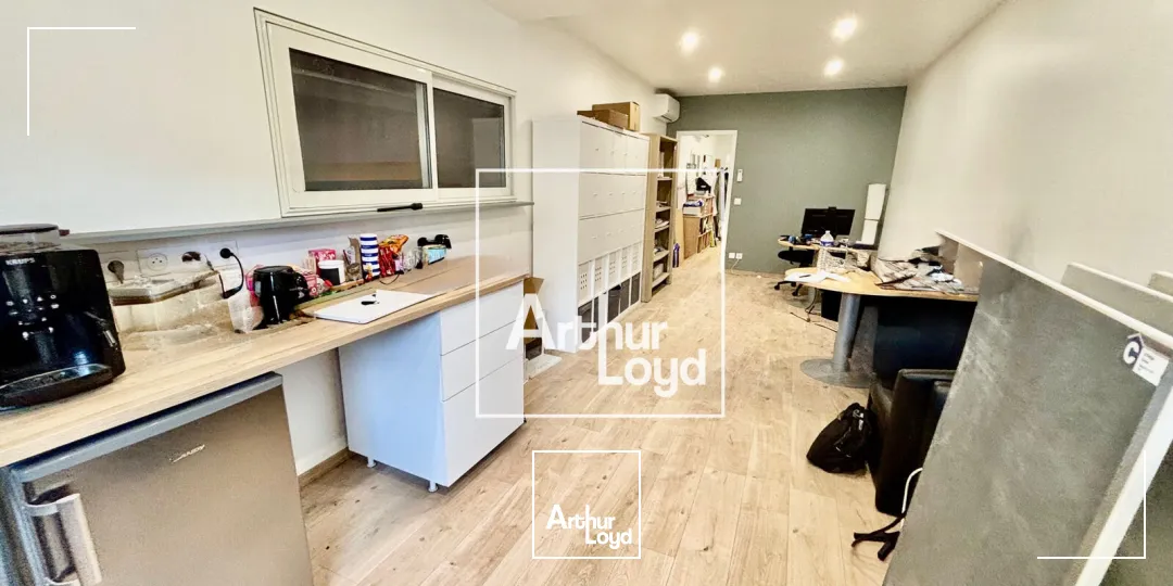 Local d'activités à louer 150 m² - Stockage et bureaux climatisés