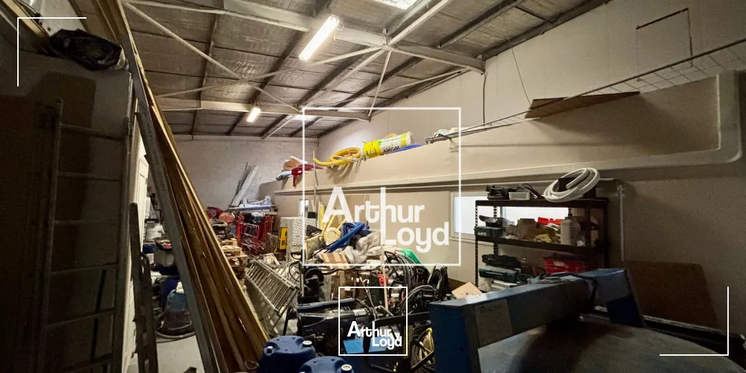 Local d'activités à louer 150 m² - Stockage et bureaux climatisés