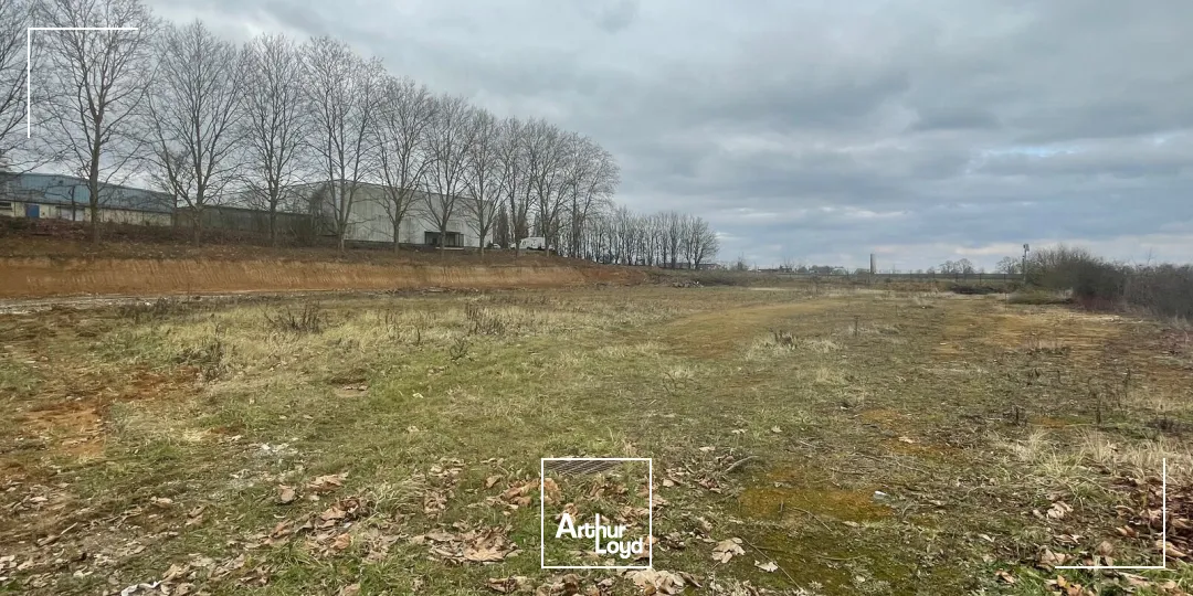 EXCLUSIVITE - A VENDRE TERRAIN 4437 M2 ZONE D'ACTIVITE DE SAINT SOUPPLETS