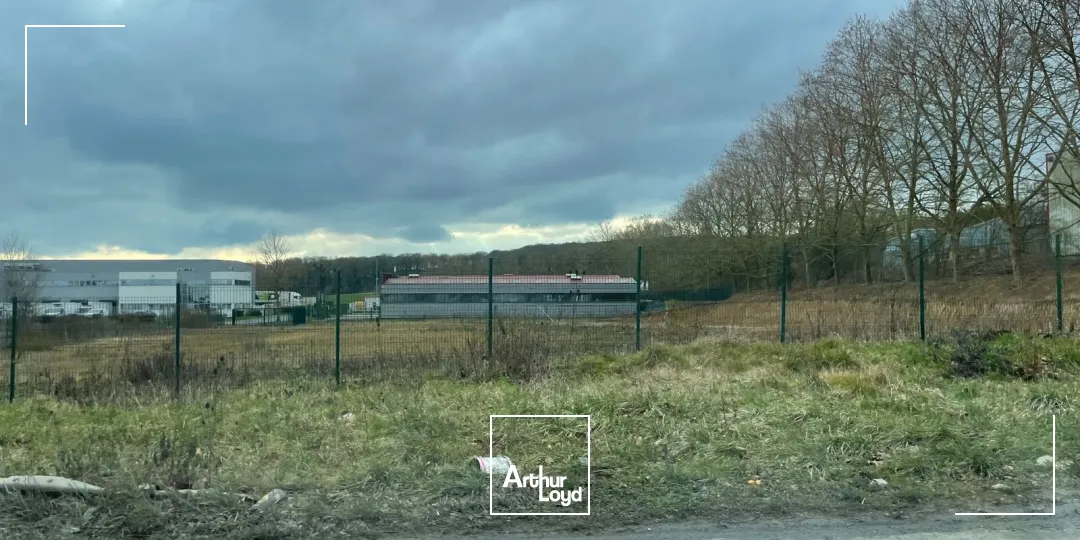 EXCLUSIVITE - A VENDRE TERRAIN 4437 M2 ZONE D'ACTIVITE DE SAINT SOUPPLETS