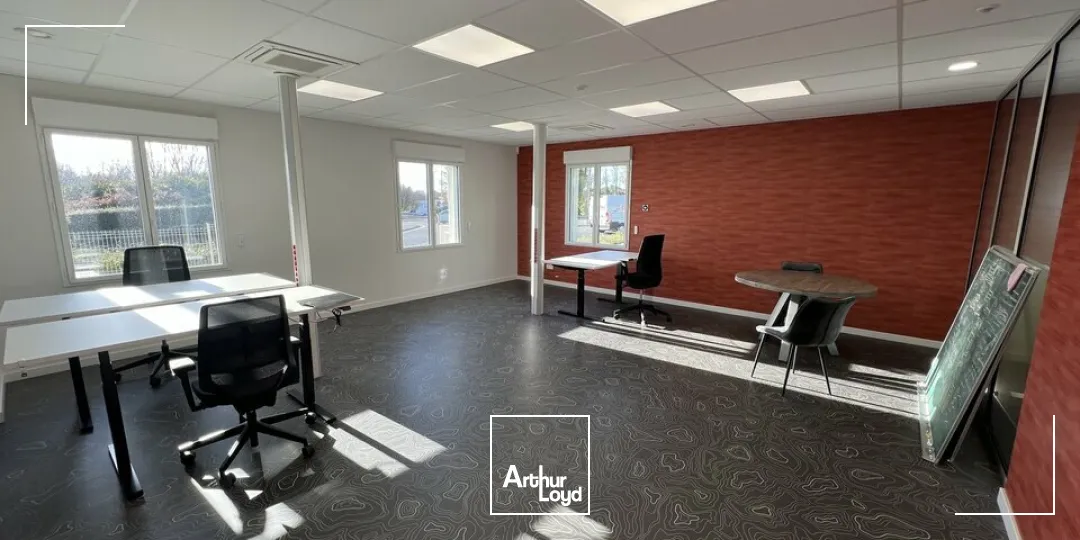 Bureaux avec parking sur axe passant Angoulême Nord