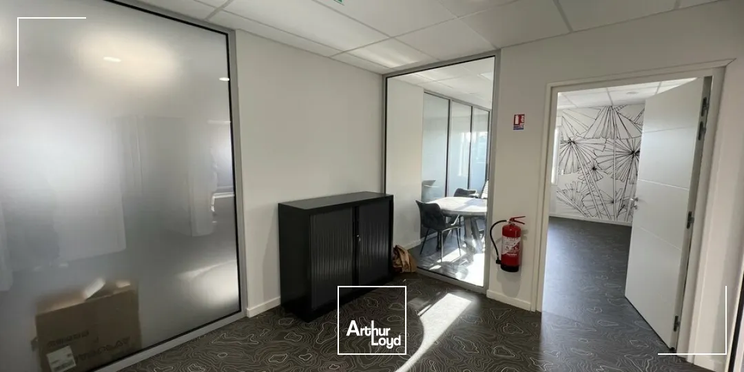 Bureaux avec parking sur axe passant Angoulême Nord