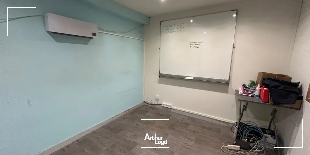 STOCKAGE - 467 M2 - BUREAUX - ST NAZAIRE - CHANTIERS DE L'ATLANTIQUE - A LOUER 