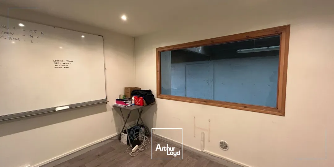 STOCKAGE - 467 M2 - BUREAUX - ST NAZAIRE - CHANTIERS DE L'ATLANTIQUE - A LOUER 