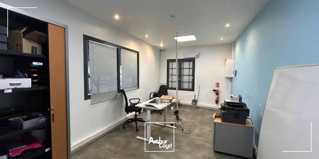 STOCKAGE - 467 M2 - BUREAUX - ST NAZAIRE - CHANTIERS DE L'ATLANTIQUE - A LOUER 