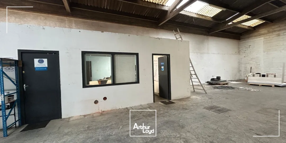 STOCKAGE - 467 M2 - BUREAUX - ST NAZAIRE - CHANTIERS DE L'ATLANTIQUE - A LOUER 