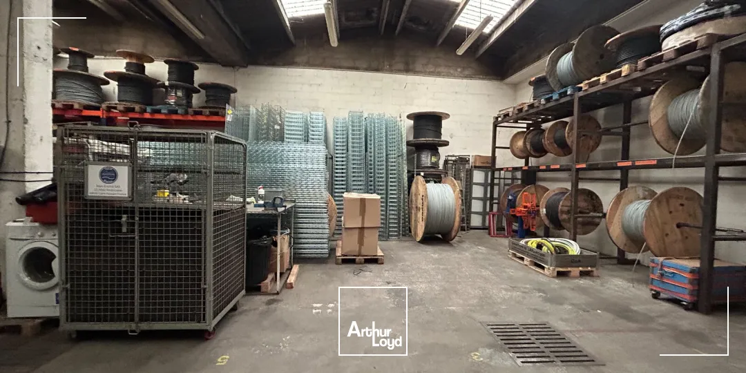 STOCKAGE - 467 M2 - BUREAUX - ST NAZAIRE - CHANTIERS DE L'ATLANTIQUE - A LOUER 