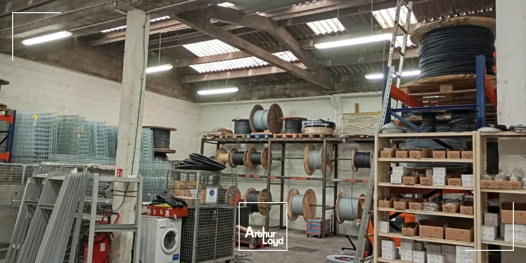 STOCKAGE - 467 M2 - BUREAUX - ST NAZAIRE - CHANTIERS DE L'ATLANTIQUE - A LOUER 