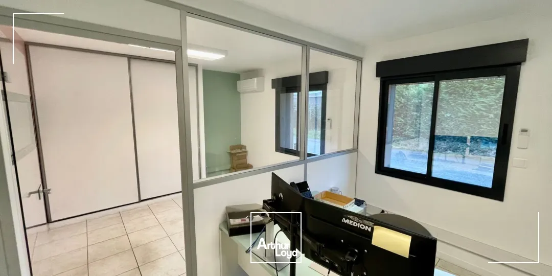 Bureaux à louer à LES AUTHIEUX SUR LE PORT SAINT OUEN 76520