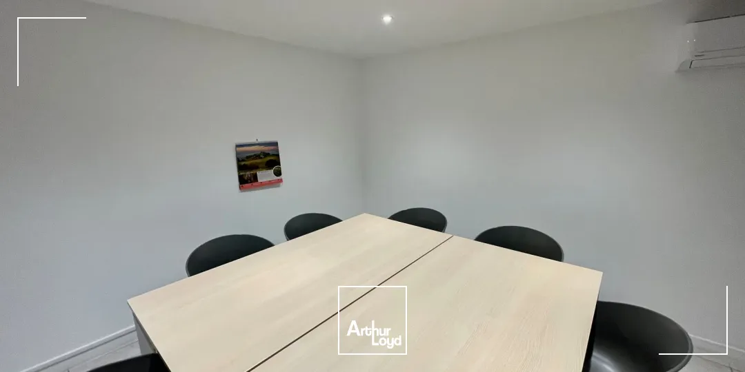 Bureaux à louer à LES AUTHIEUX SUR LE PORT SAINT OUEN 76520