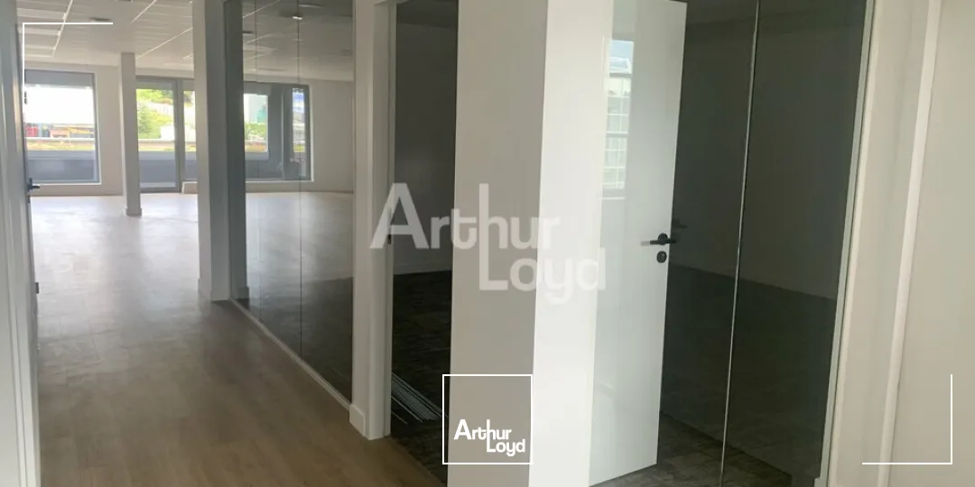 BUREAUX NEUFS-EMPLACEMENT STRATEGIQUE-BELLES PRESTATIONS