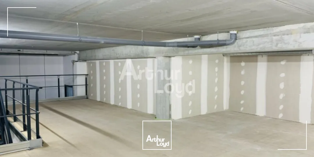 À LOUER PARC DE CALVI  LOCAL D'ACTIVITÉ DE 160 m² FONCTIONNEL ET BIEN AMENAGE