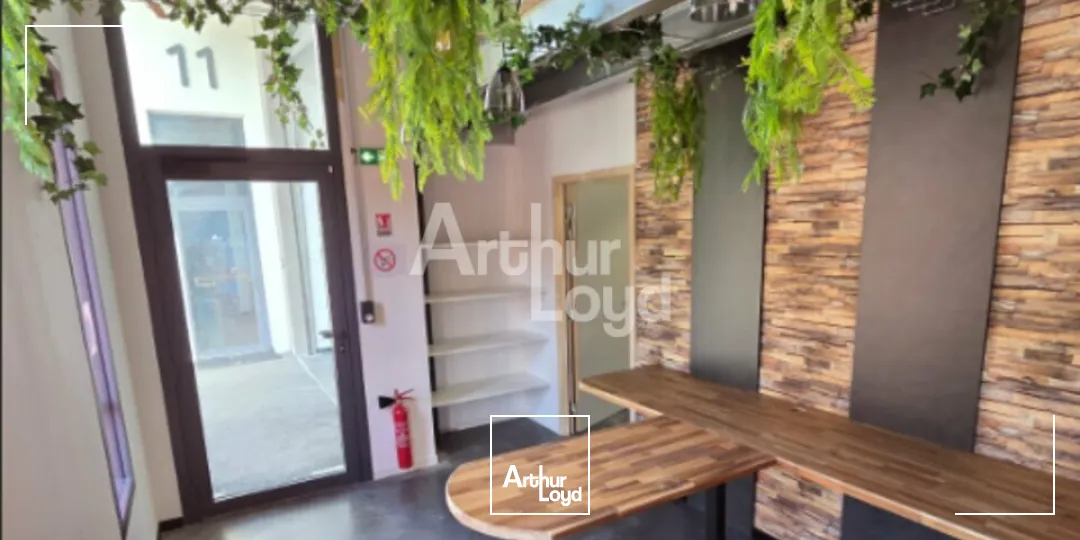 À LOUER PARC DE CALVI  LOCAL D'ACTIVITÉ DE 160 m² FONCTIONNEL ET BIEN AMENAGE