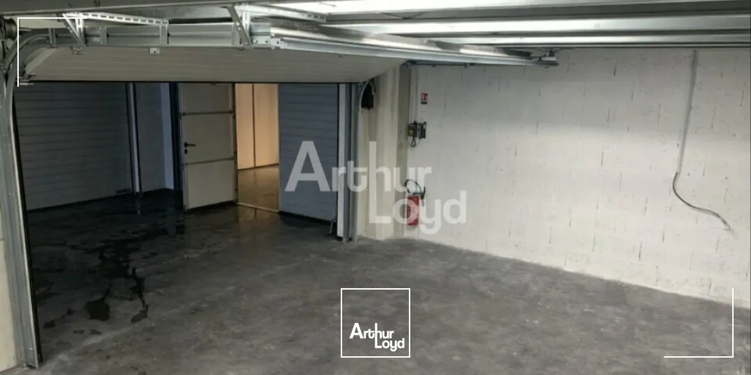 À LOUER PARC DE CALVI  LOCAL D'ACTIVITÉ DE 160 m² FONCTIONNEL ET BIEN AMENAGE