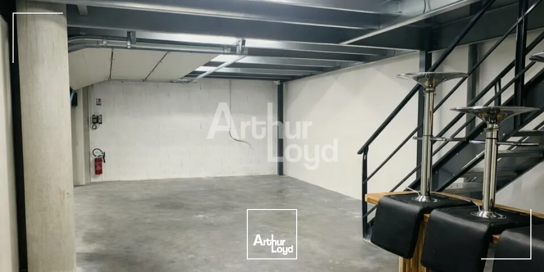 À LOUER PARC DE CALVI  LOCAL D'ACTIVITÉ DE 160 m² FONCTIONNEL ET BIEN AMENAGE