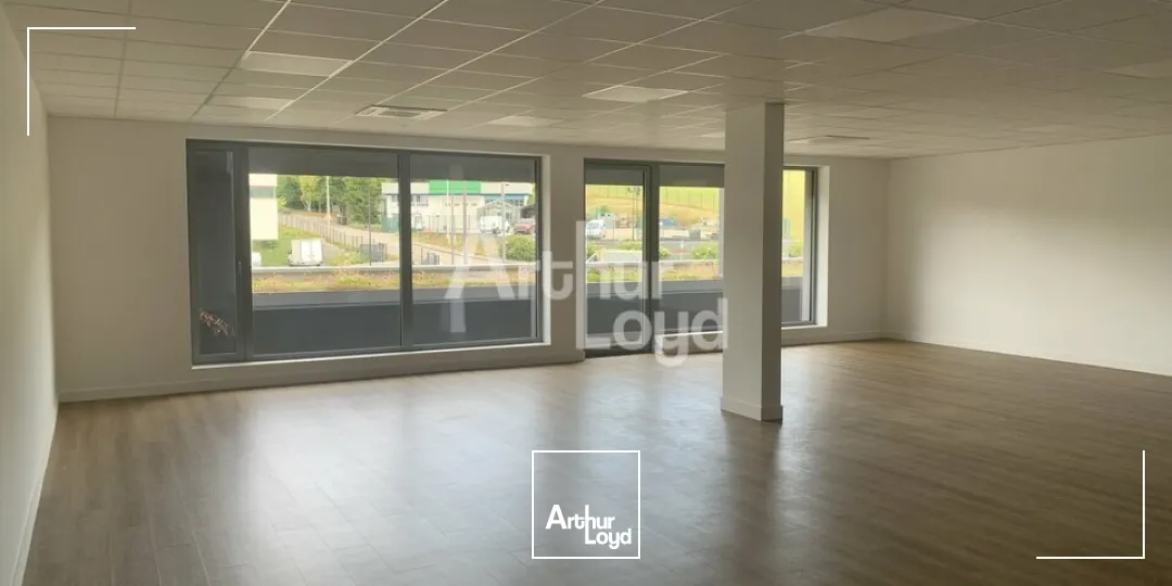 BUREAUX NEUFS-EMPLACEMENT STRATEGIQUE-BELLES PRESTATIONS
