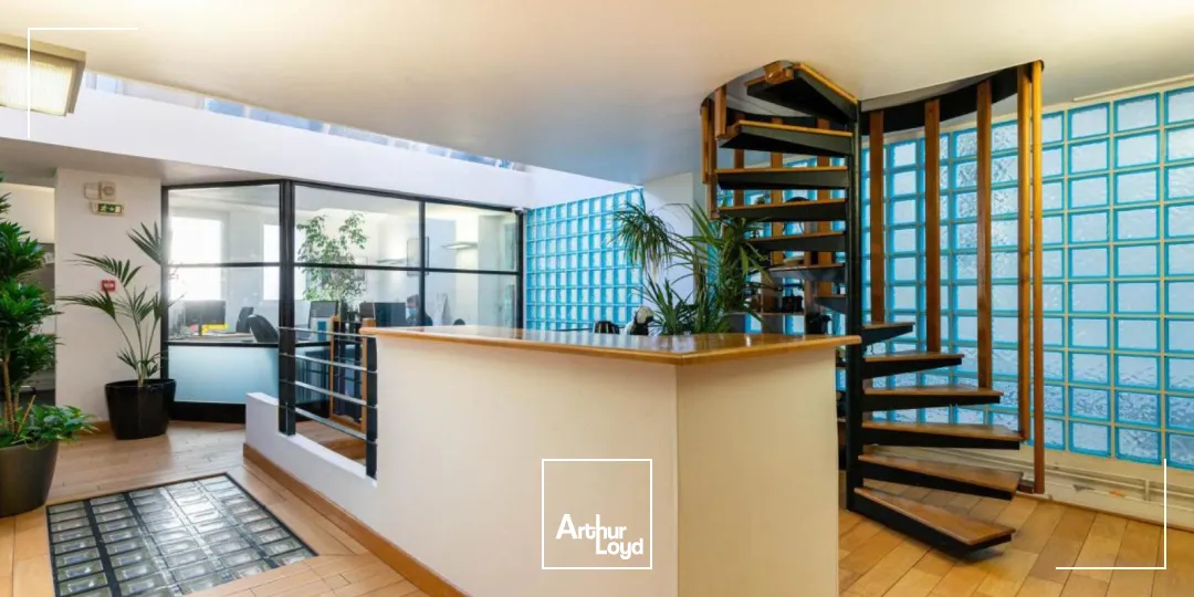 Bureaux de caractère atypiques type Show Room, à Levallois-Perret
