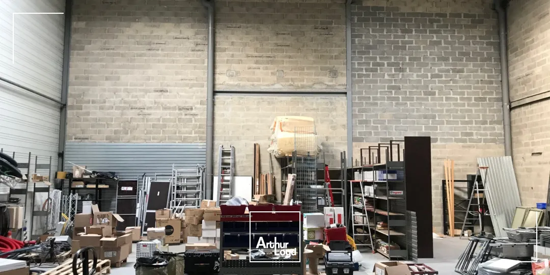 Locaux d'activité à louer à ELANCOURT 78990