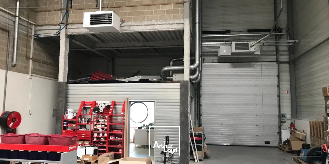 Locaux d'activité à louer à ELANCOURT 78990