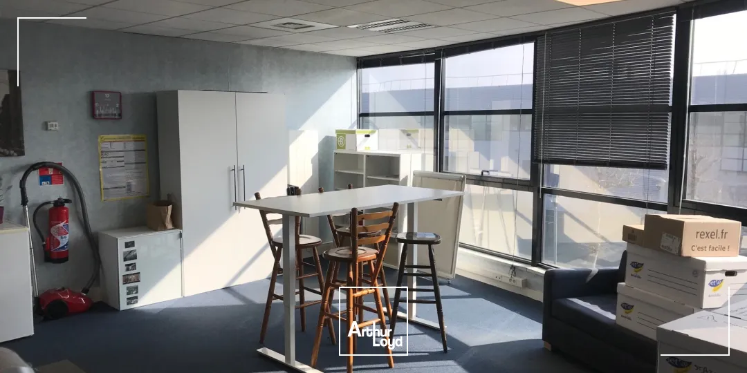 Locaux d'activité à louer à ELANCOURT 78990