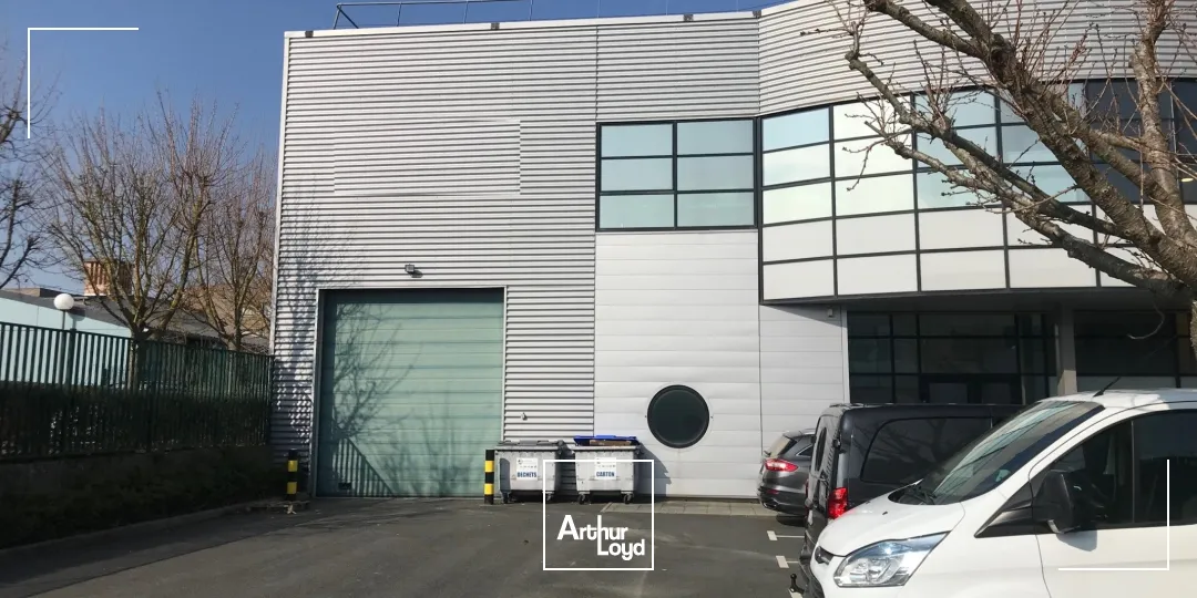 Locaux d'activité à louer à ELANCOURT 78990