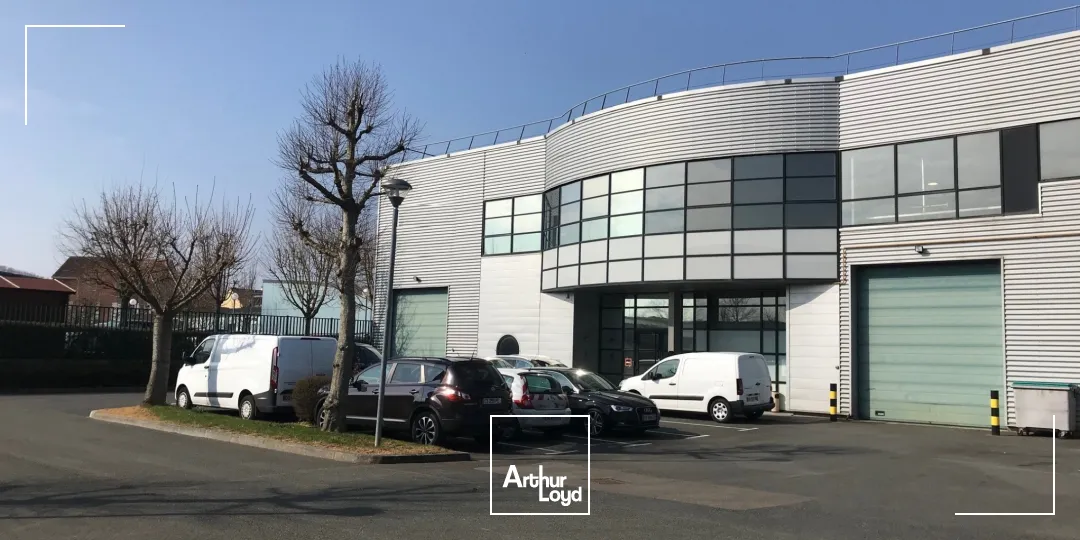 Locaux d'activité à louer à ELANCOURT 78990