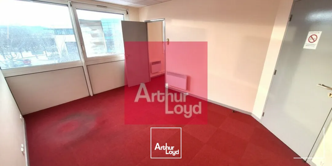 CLERMONT-FERRAND LA PARDIEU A LOUER BUREAUX 75 M²
