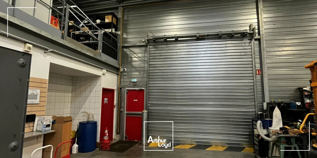 LOCAL D'ACTIVITE - ENTREPOT à LOUER de 683 m²