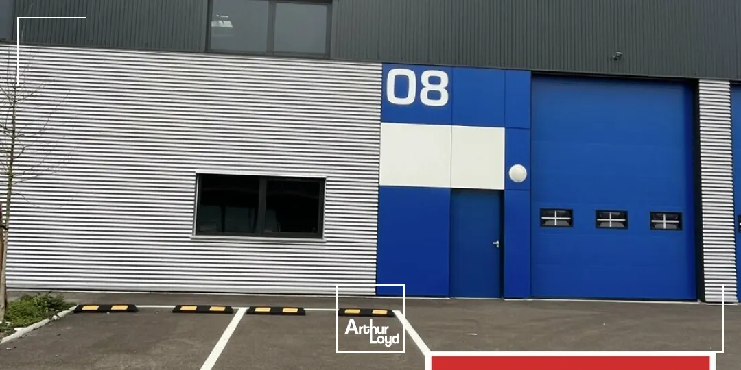 LOCAL D'ACTIVITE - ENTREPOT à LOUER de 189 m²
