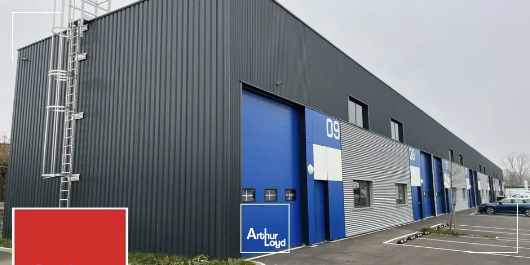 LOCAL D'ACTIVITE - ENTREPOT à LOUER de 189 m²