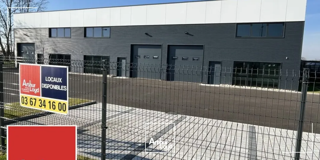 LOCAL D'ACTIVITE - ENTREPOT à LOUER de 784 m²