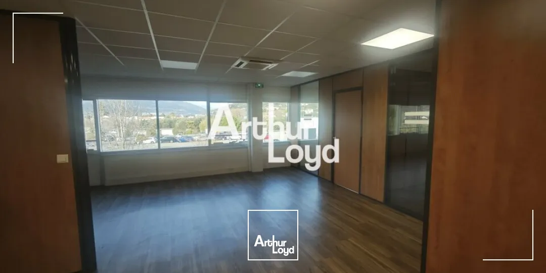 BUREAU A LOUER DE 168M²