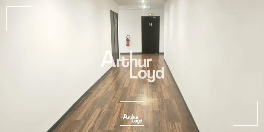 BUREAU A LOUER DE 168M²