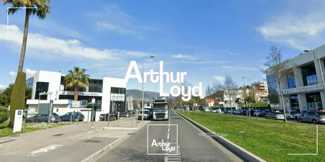 BUREAU A LOUER DE 168M²