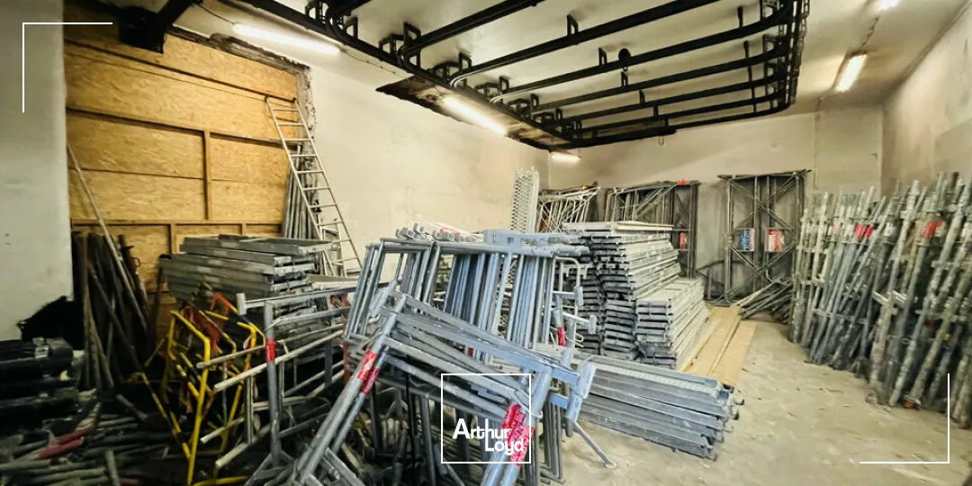 NOUVEAUTÉ - A LOUER ENTREPÔT DE 80 m2 + 20 m2 DE QUAI COUVERT - ZONE INDUSTRIELLE ET PORTUAIRE DU HAVRE