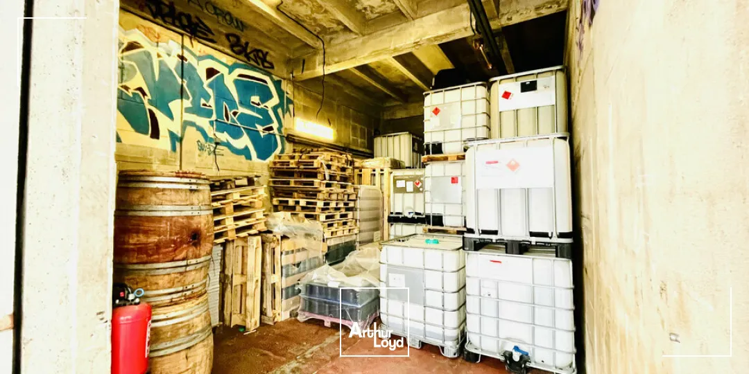 NOUVEAUTÉ - A LOUER ENTREPÔT DE 80 m2 + 40 m2 DE QUAI COUVERT - ZONE INDUSTRIELLE ET PORTUAIRE DU HAVRE