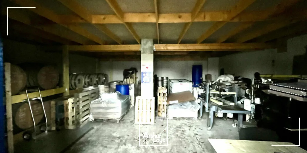 NOUVEAUTÉ - A LOUER ENTREPÔT DE 60 m2 + 40 m2 DE QUAI COUVERT ZONE INDUSTRIELLE ET PORTUAIRE DU HAVRE