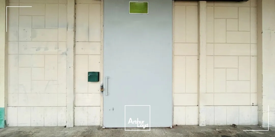 NOUVEAUTÉ - A LOUER ENTREPÔT DE 60 m2 + 40 m2 DE QUAI COUVERT ZONE INDUSTRIELLE ET PORTUAIRE DU HAVRE