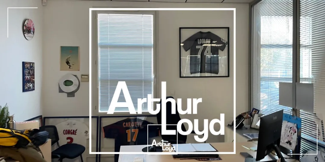 IMMEUBLE INDEPENDANT DE 920 M² - MAUGUIO