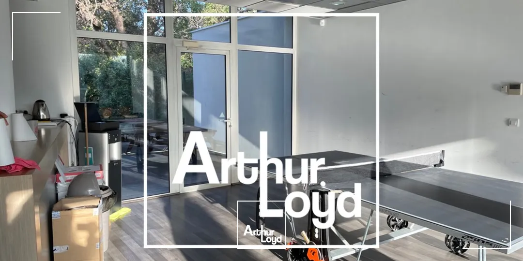 IMMEUBLE INDEPENDANT DE 920 M² - MAUGUIO