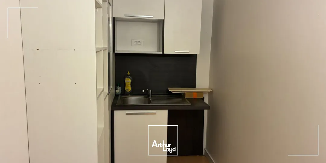 A LOUER - QUAI MAGELLAN - PROCHE DE LA GARE - BUREAUX