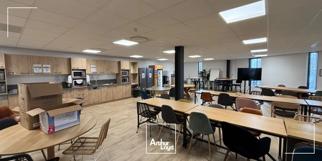 PLATEAUX DE BUREAUX À LOUER OU À VENDRE -1500 M² DIVISIBLES-VERTOU