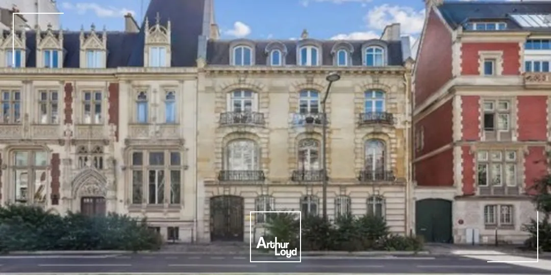 Plateau de bureaux lumineux en duplex - 180 m² - Paris 17