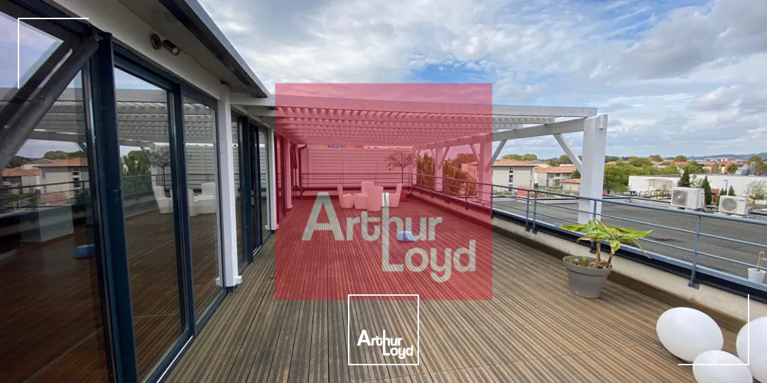 Bureaux contemporains avec grande terrasse Environnement tertiaire performant et valorisant