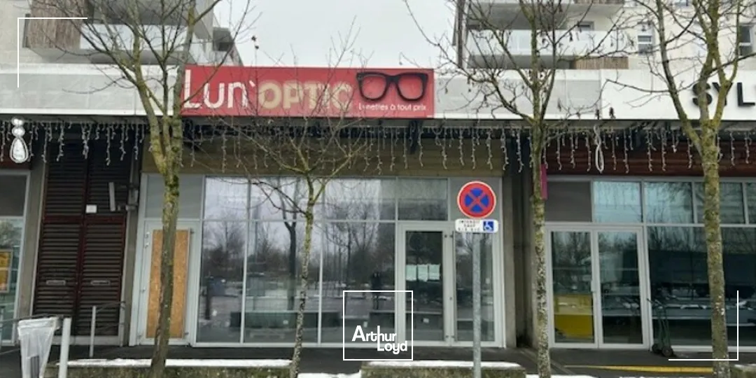 LOCAL COMMERCIAL à LOUER de 185 m²