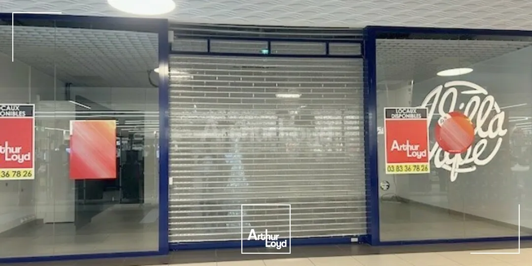 LOCAL COMMERCIAL à LOUER de 122 m²